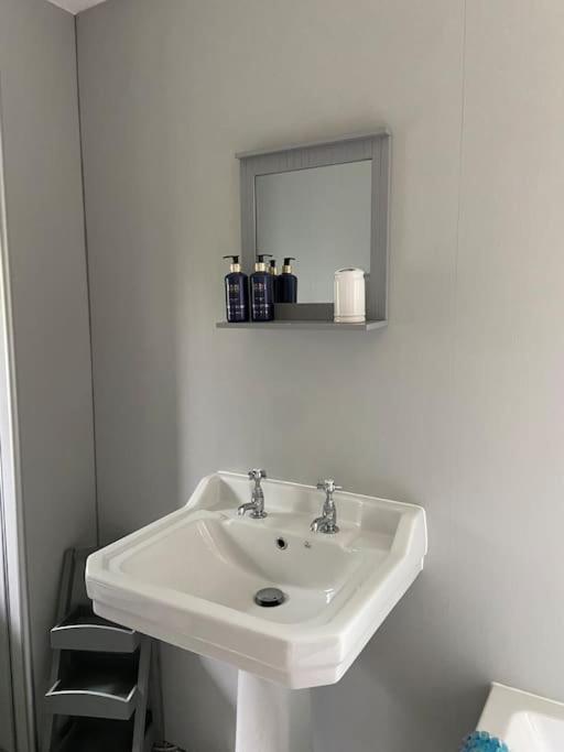 Award Winning Pet Friendly Paddock Cottage Whitby Luaran gambar